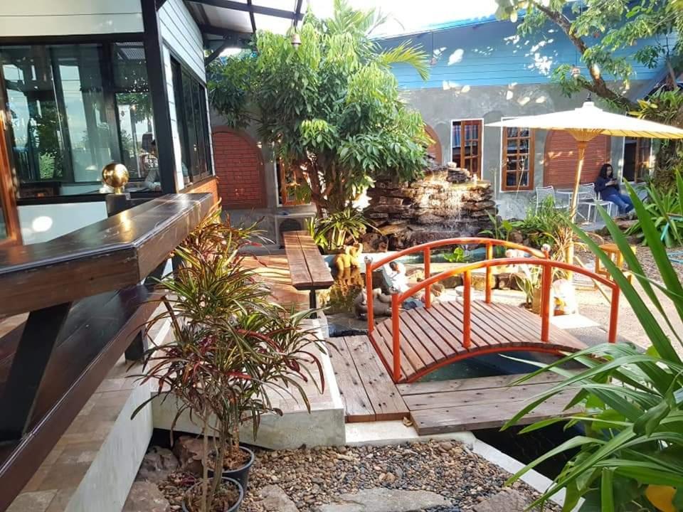 Albergue Sun smile Ubon Ratchathani Exterior foto