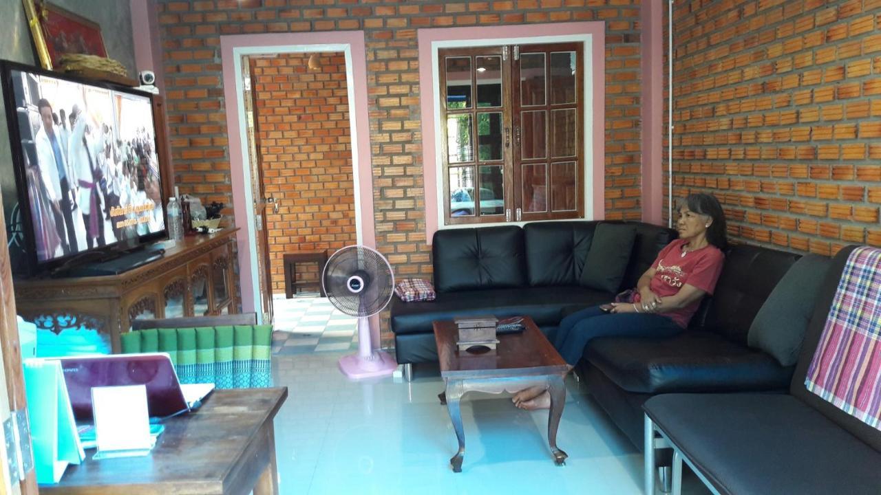 Albergue Sun smile Ubon Ratchathani Exterior foto