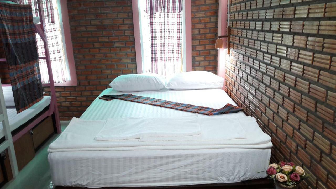 Albergue Sun smile Ubon Ratchathani Exterior foto